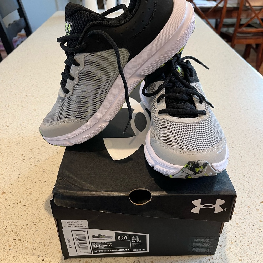 Under Armour Kids' Asset 19 Shoes. Brand new. Boys 6.5.